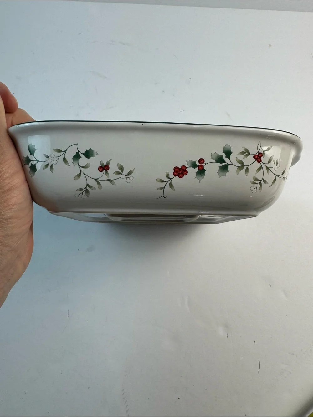 Pfaltzgraff White Square winterberry baking dish